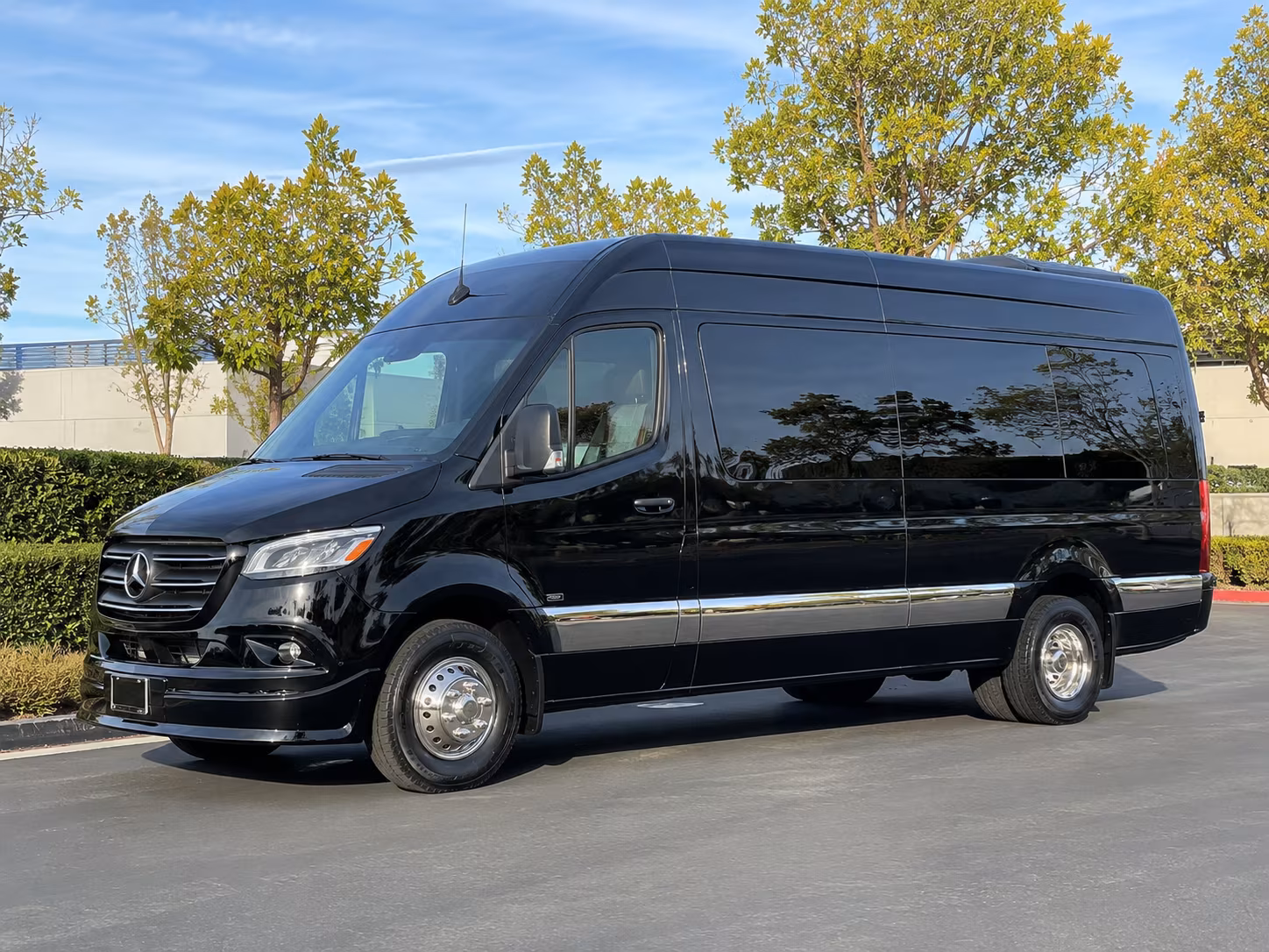 find the perfect transportation for your next airport transfer 3
